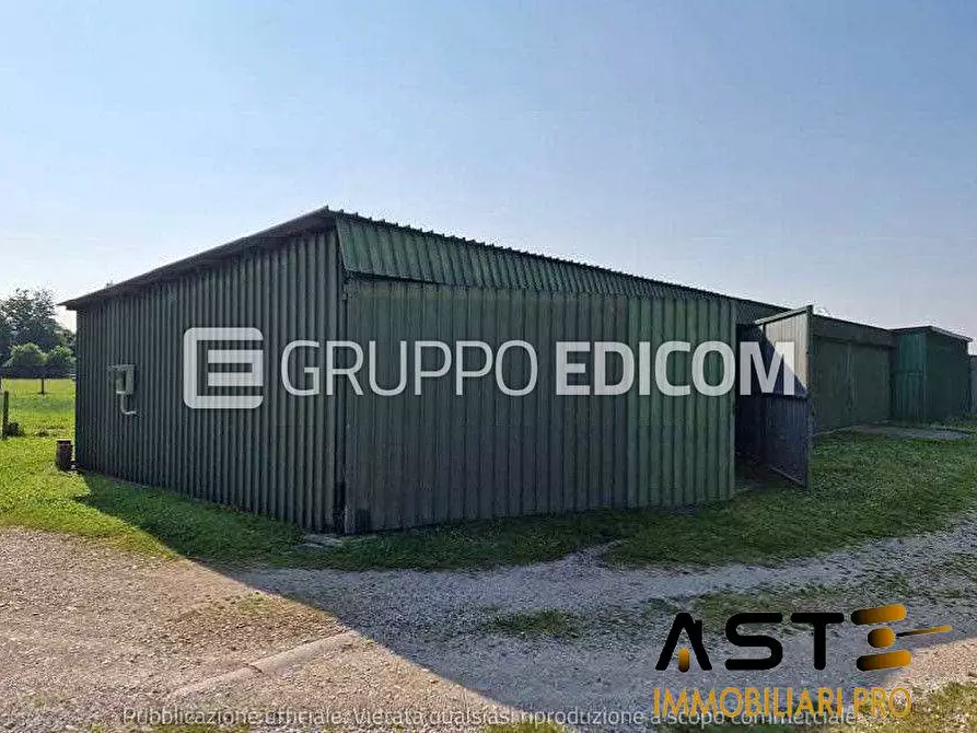 Immagine 3 di Terreno in vendita  19 a Caerano Di San Marco