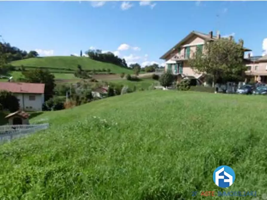 Immagine 1 di Terreno edificabile in vendita  a Castelnovo Ne' Monti