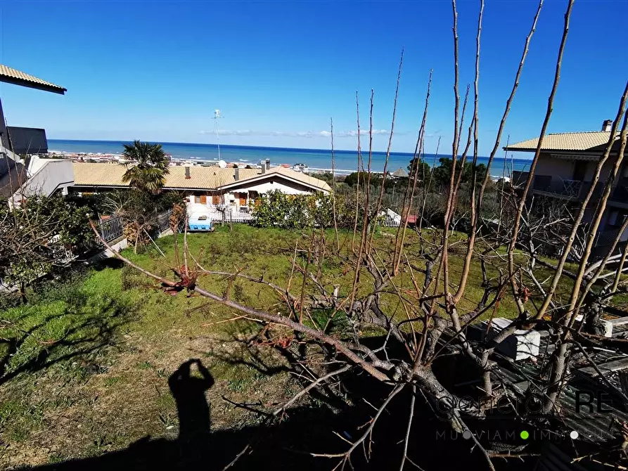 Immagine 2 di Terreno edificabile in vendita  a Silvi