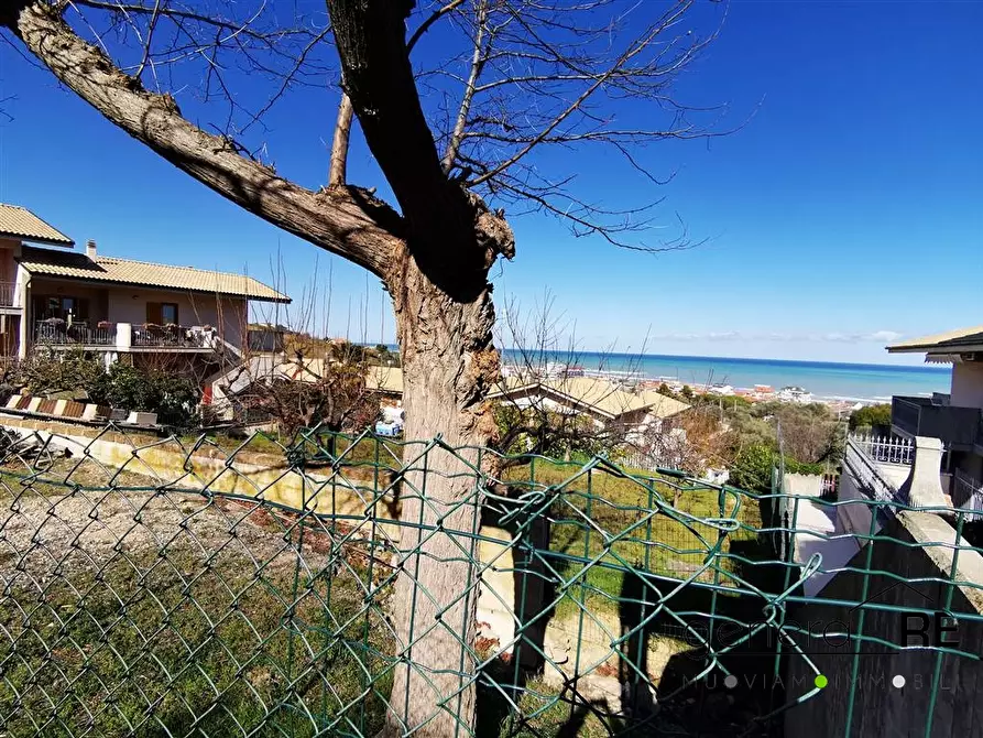 Immagine 1 di Terreno edificabile in vendita  a Silvi