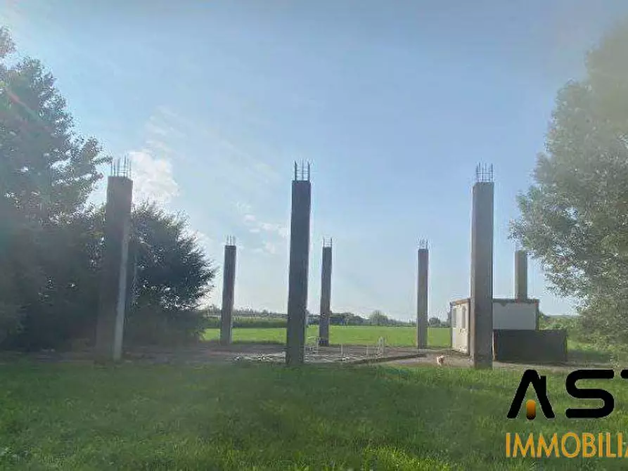 Immagine 3 di Terreno in vendita  snc a Tezze Sul Brenta