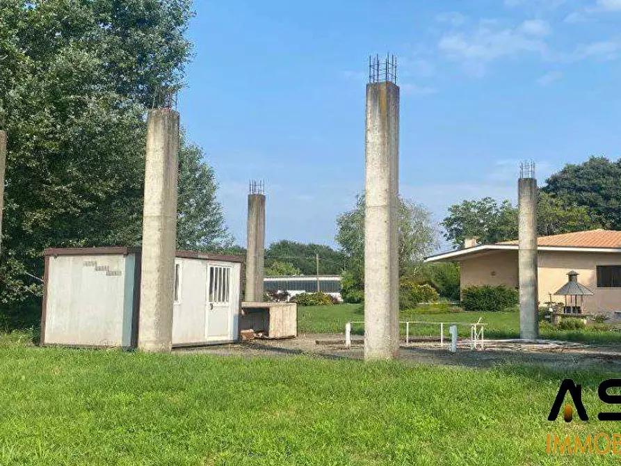 Immagine 4 di Terreno in vendita  snc a Tezze Sul Brenta