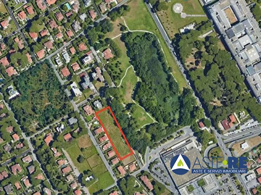 terreno edificabile in vendita a Camaiore in zona Lido di Camaiore