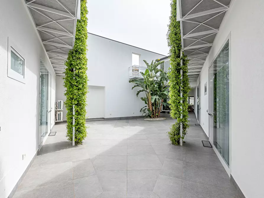 Immagine 1 di Palazzo in vendita  a Palermo