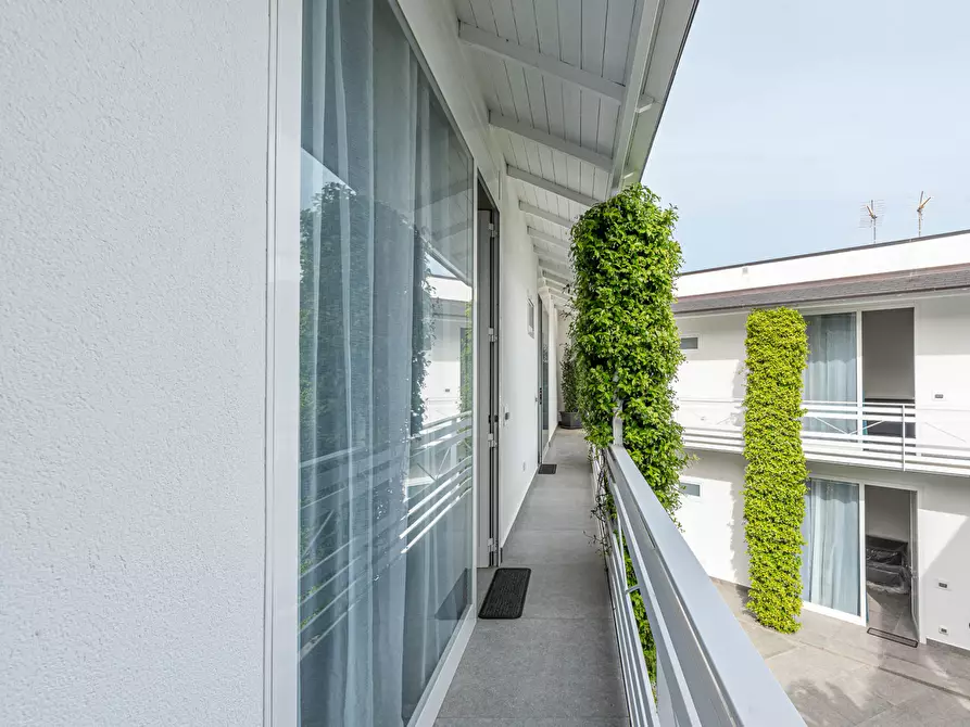 Immagine 5 di Palazzo in vendita  a Palermo