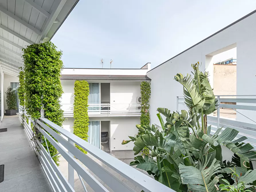 Immagine 7 di Palazzo in vendita  a Palermo