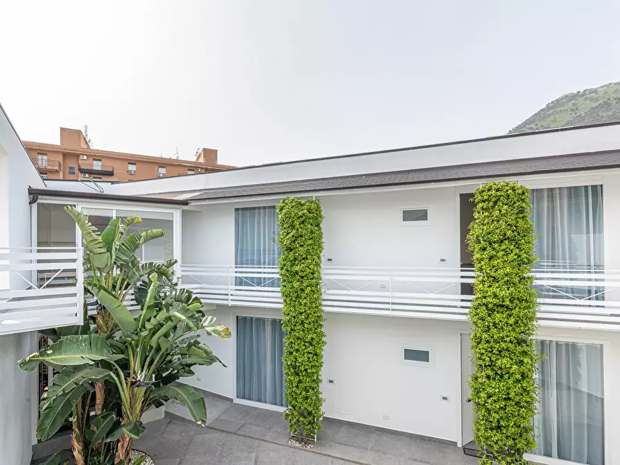 Immagine 8 di Palazzo in vendita  a Palermo