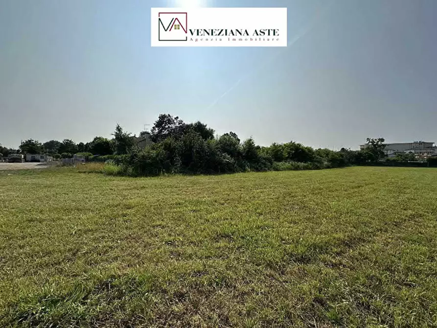 Immagine 4 di Terreno edificabile in vendita  2 a Treviso