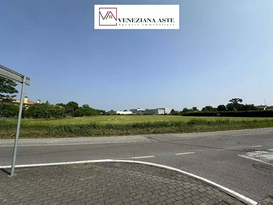 Immagine 9 di Terreno edificabile in vendita  2 a Treviso