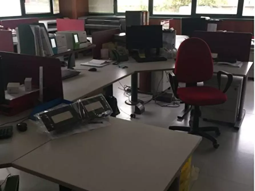 Immagine 10 di Ufficio in vendita  9 a Robassomero