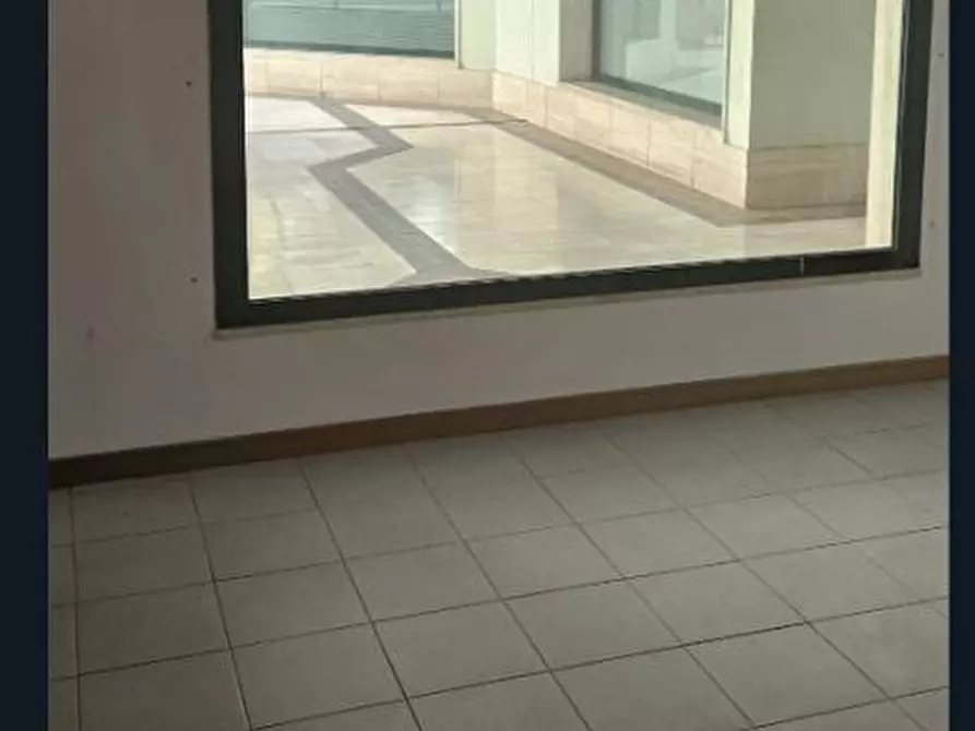Immagine 2 di Ufficio in vendita  43 a Latina