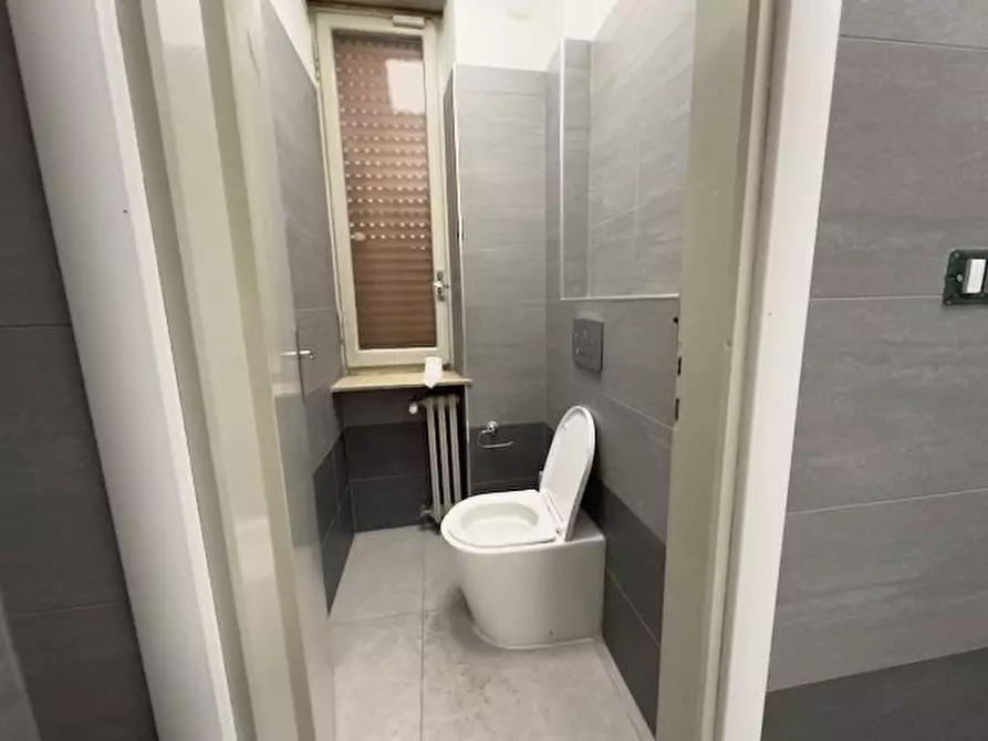 Immagine 6 di Ufficio in vendita  269 a Torino