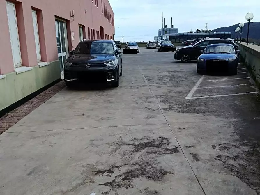 Immagine 3 di Ufficio in vendita  SNC a Albenga