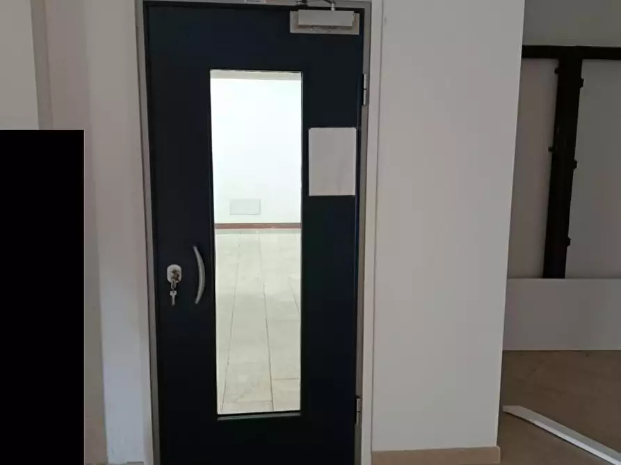 Immagine 4 di Ufficio in vendita  SNC a Albenga