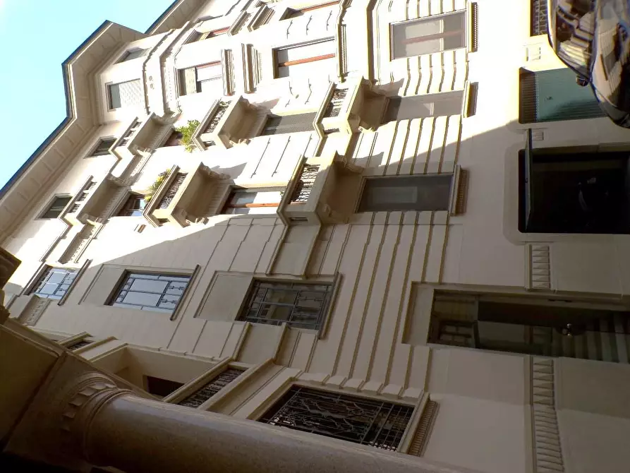 Immagine 3 di Ufficio in vendita  9 a Milano