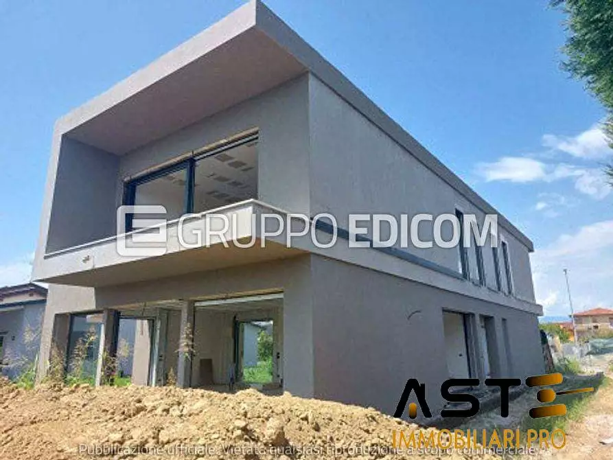 Immagine 1 di Villa in vendita  a Monticello Conte Otto