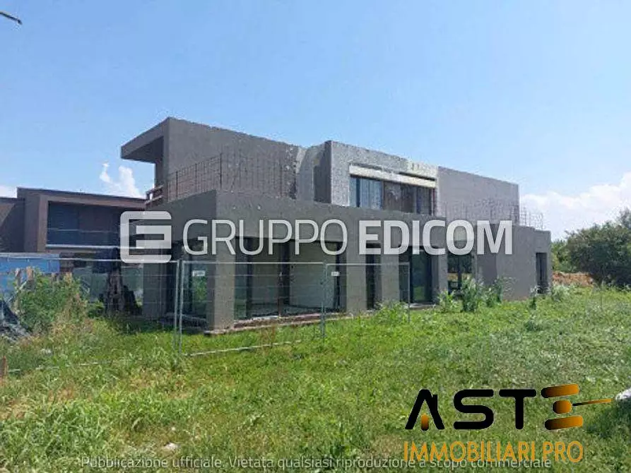 Immagine 4 di Villa in vendita  a Monticello Conte Otto