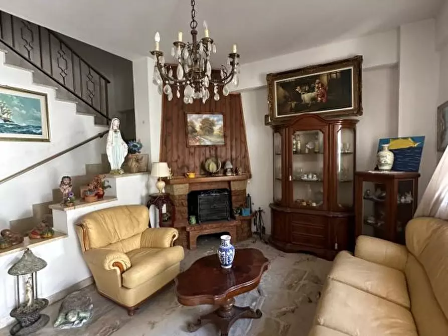 Immagine 5 di Casa indipendente in vendita  190 a San Lorenzo