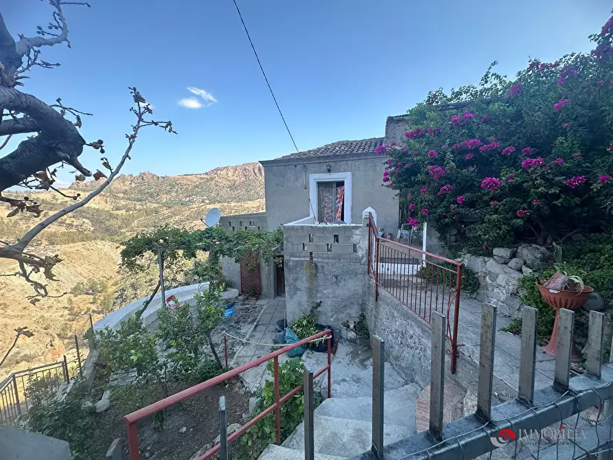 Immagine 4 di Casa indipendente in vendita  a Melito Di Porto Salvo