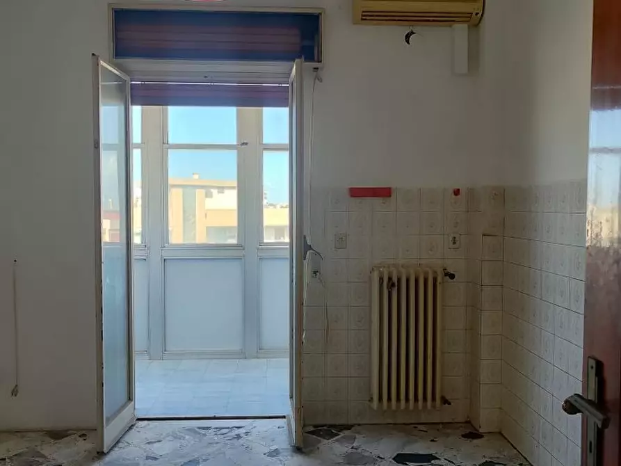 Immagine 6 di Appartamento in vendita  56 a Bari