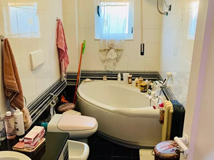 Immagine 10 di Appartamento in vendita  a Capurso