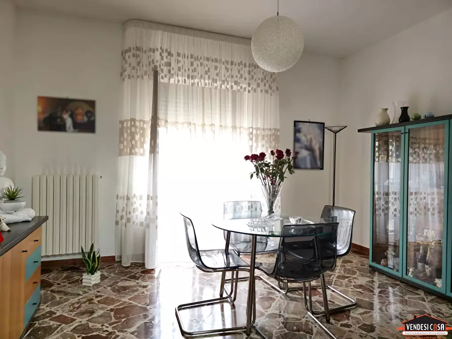 Immagine 6 di Appartamento in vendita  a Adelfia