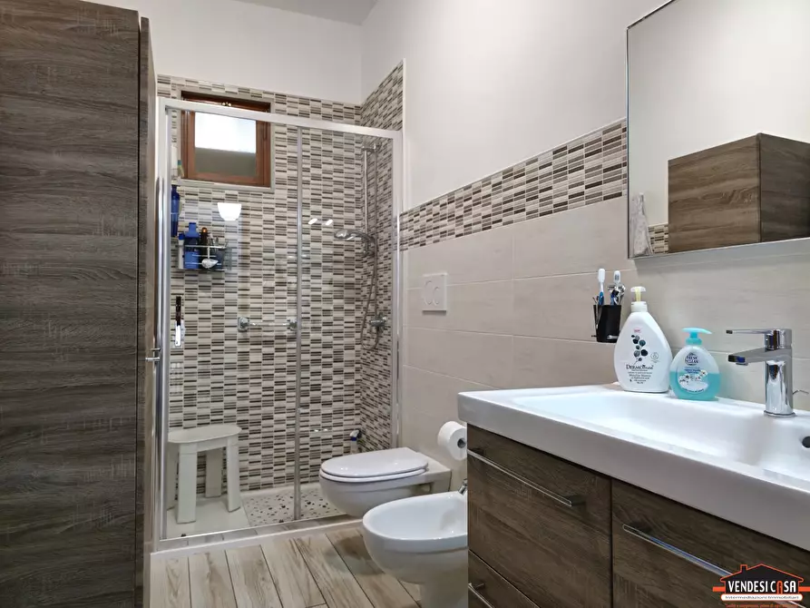 Immagine 8 di Appartamento in vendita  a Adelfia