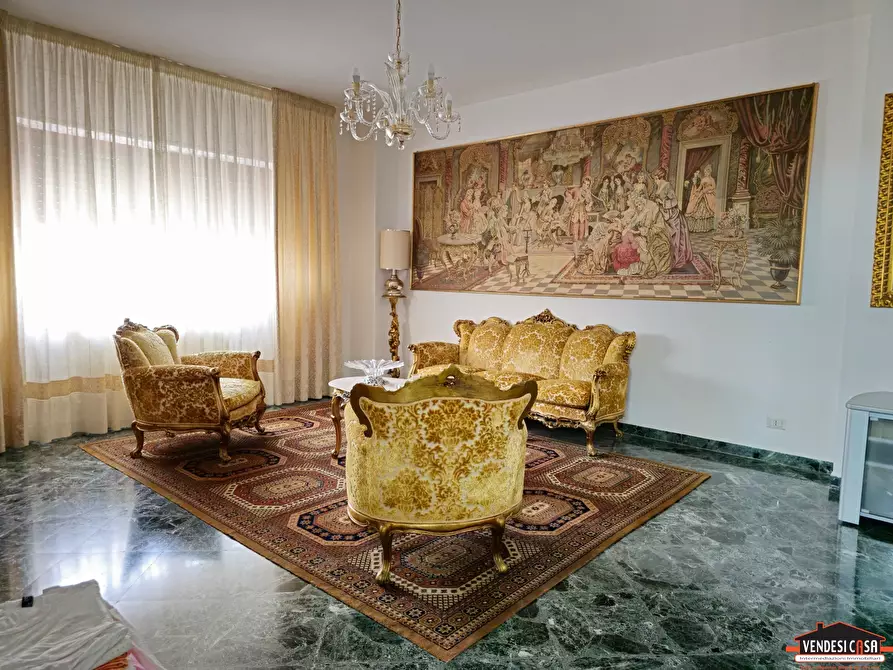 Immagine 2 di Appartamento in vendita  a Adelfia