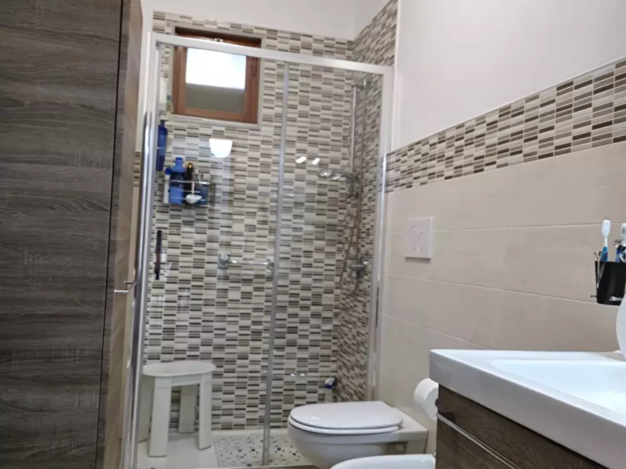 Immagine 10 di Appartamento in vendita  a Adelfia