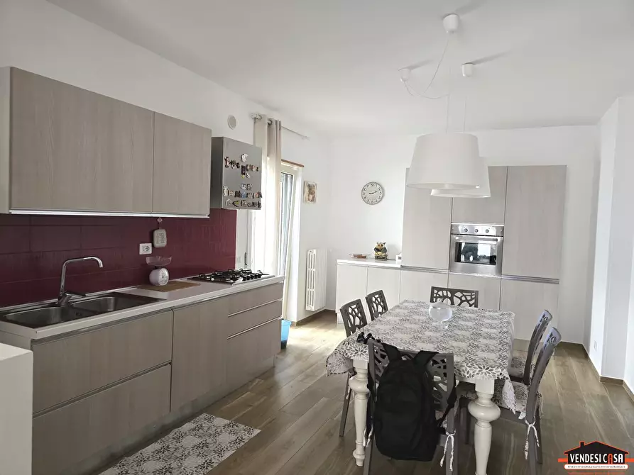 Immagine 5 di Appartamento in vendita  4 a Adelfia