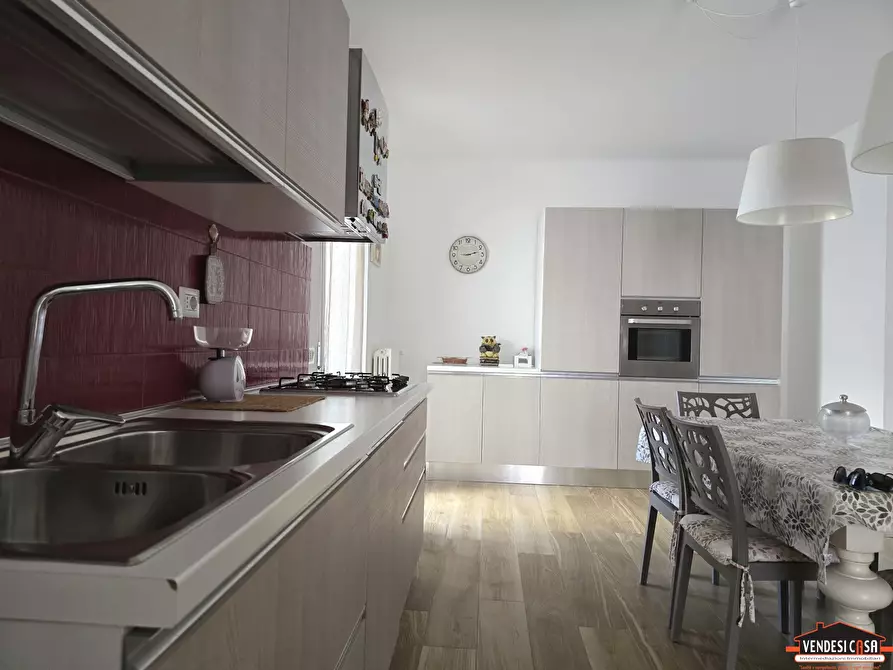 Immagine 6 di Appartamento in vendita  4 a Adelfia