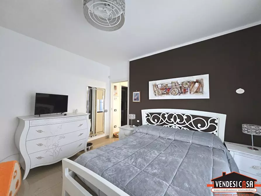 Immagine 8 di Appartamento in vendita  13 a Adelfia