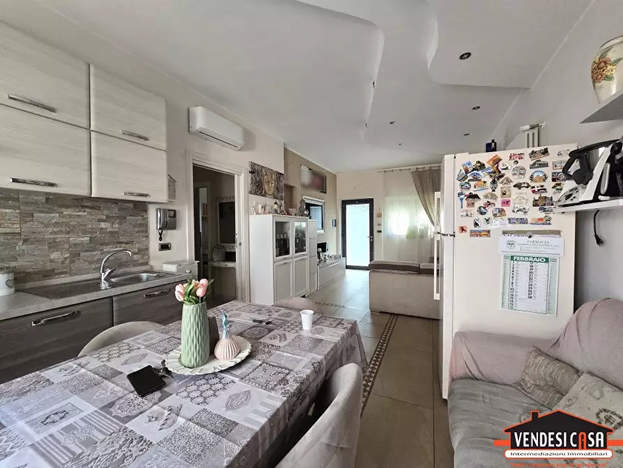 Immagine 4 di Appartamento in vendita  10 a Adelfia