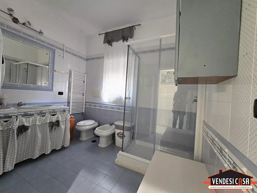 Immagine 10 di Appartamento in vendita  10 a Adelfia