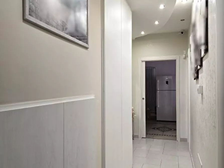 Immagine 9 di Appartamento in vendita  10 a Adelfia