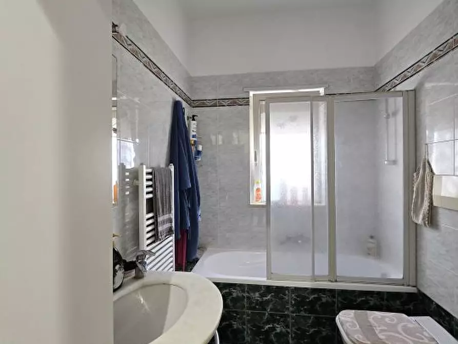 Immagine 8 di Appartamento in vendita  10 a Adelfia