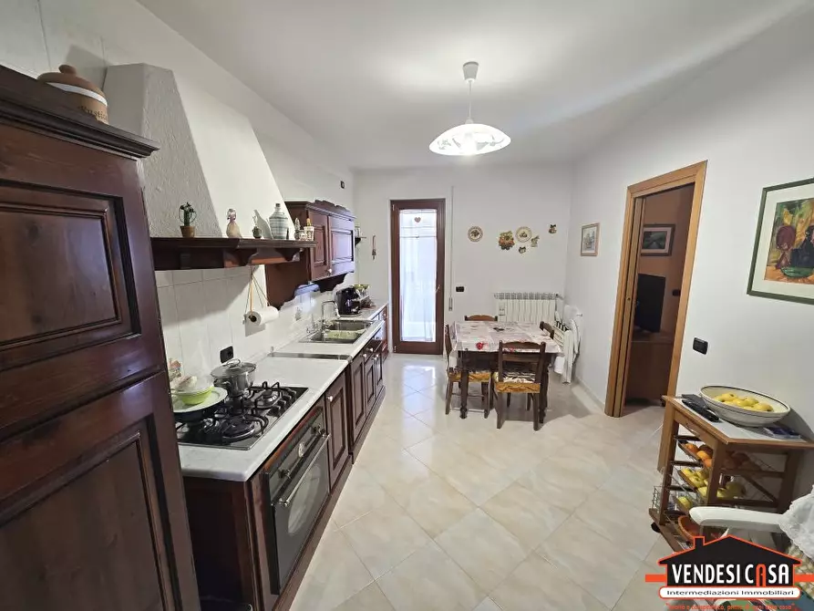 Immagine 7 di Appartamento in vendita  10 a Adelfia