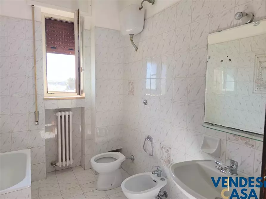 Immagine 8 di Appartamento in vendita  127 a Adelfia