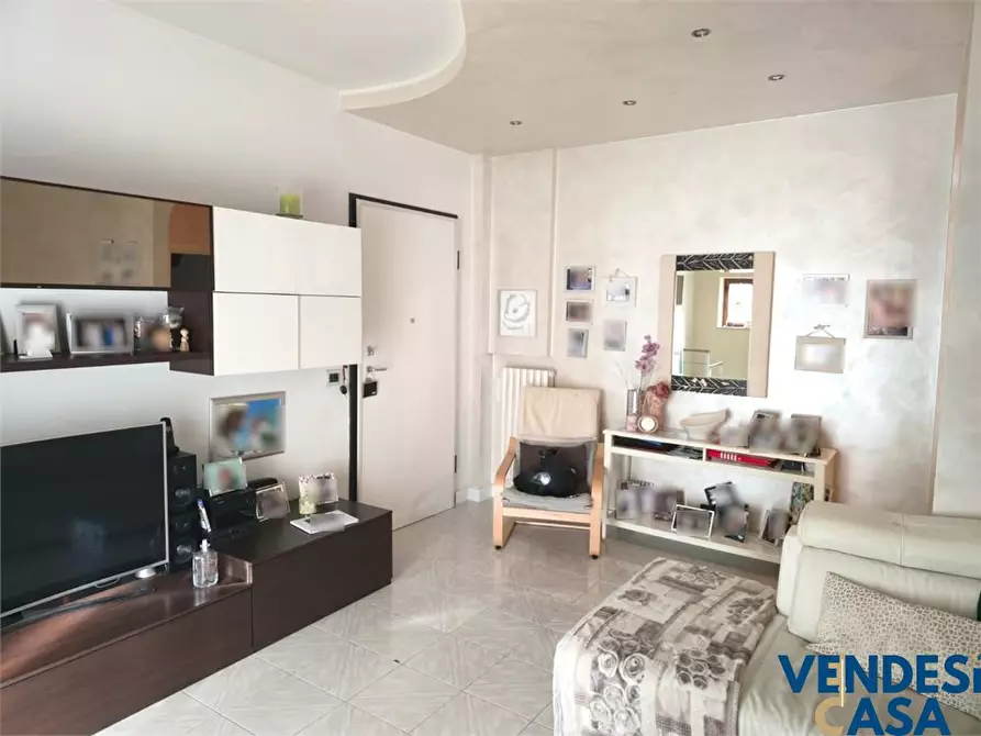 Immagine 4 di Appartamento in vendita  27 a Adelfia