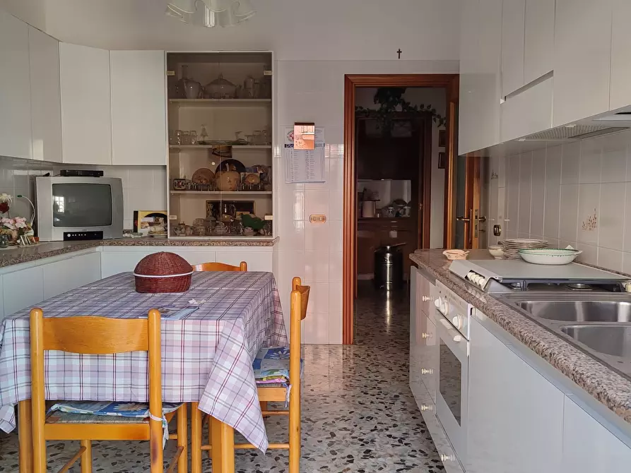 Immagine 7 di Appartamento in vendita  41 a Putignano