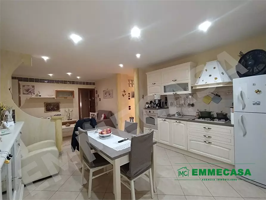 Immagine 7 di Appartamento in vendita  a Valenzano