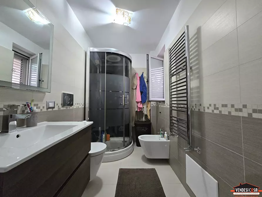 Immagine 7 di Appartamento in vendita  11 a Adelfia