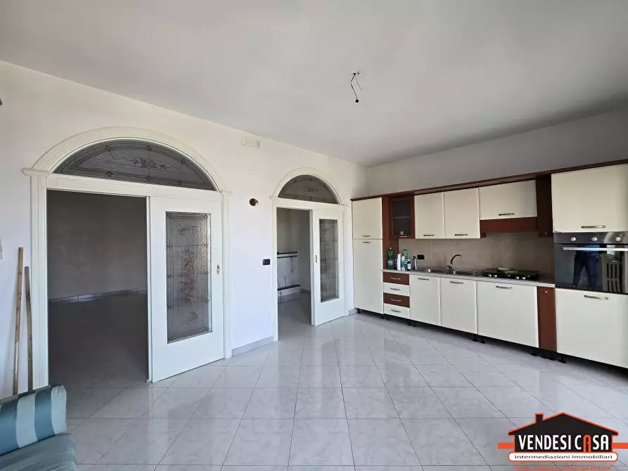 Immagine 3 di Appartamento in vendita  47 a Adelfia