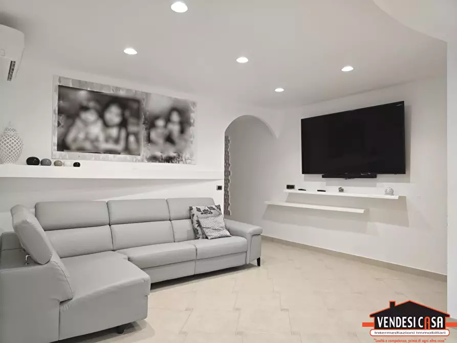 Immagine 2 di Appartamento in vendita  26 a Adelfia