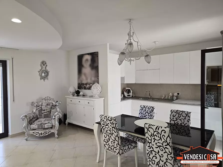 Immagine 4 di Appartamento in vendita  26 a Adelfia