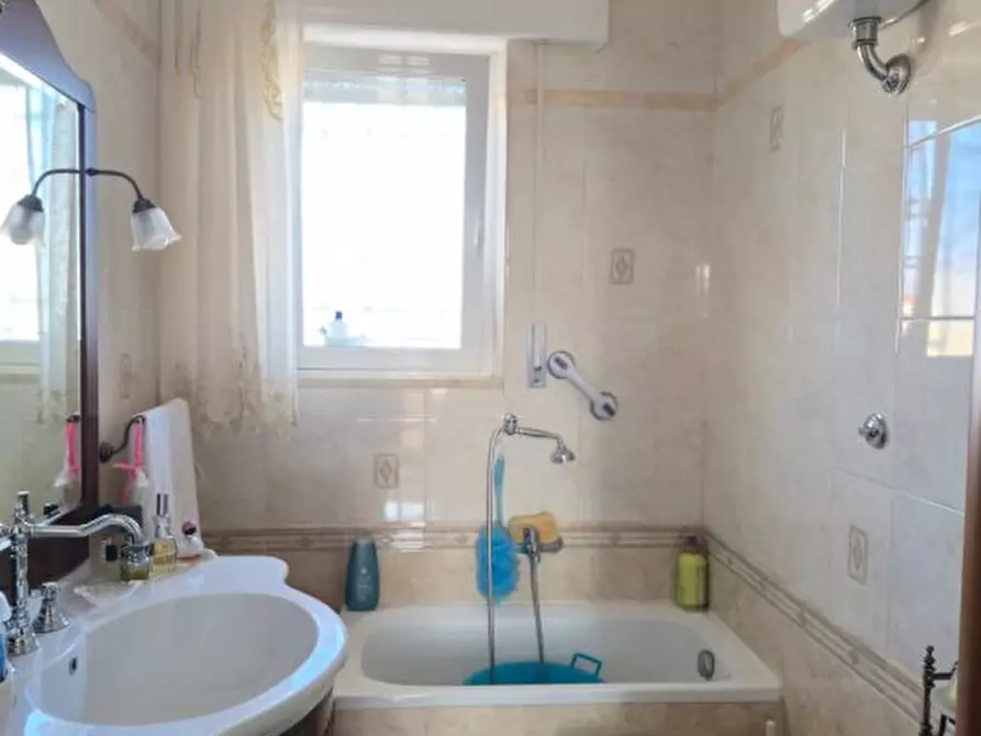 Immagine 7 di Appartamento in vendita  5 a Adelfia