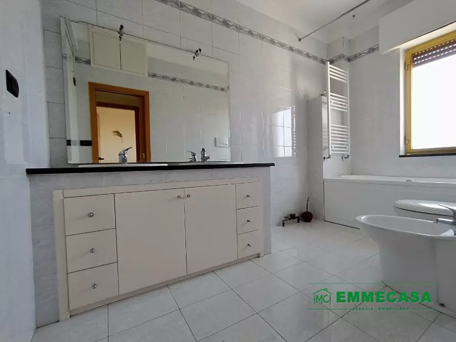 Immagine 10 di Appartamento in vendita  a Valenzano