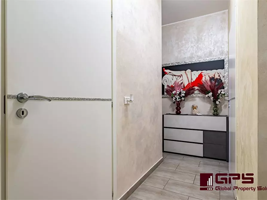 Immagine 9 di Appartamento in vendita  6 a Bari