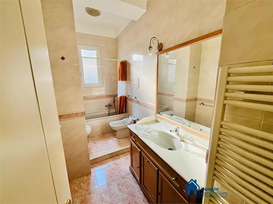 Immagine 10 di Appartamento in vendita  a Capurso