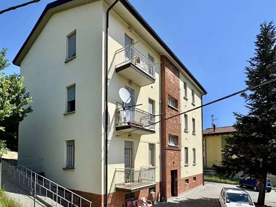 Immagine 2 di Appartamento in vendita  a Gaggio Montano